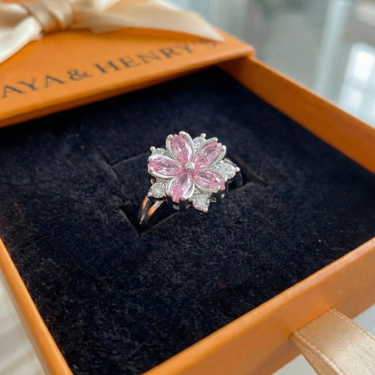Anillo de flor de cerezo | Oro blanco
