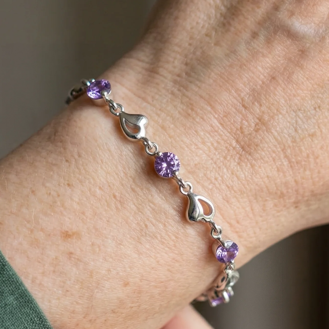 Pulsera de amatista con dije de corazón | Oro blanco