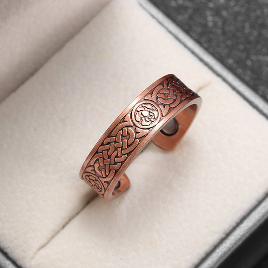 Anillo de cobre con tejido rúnico