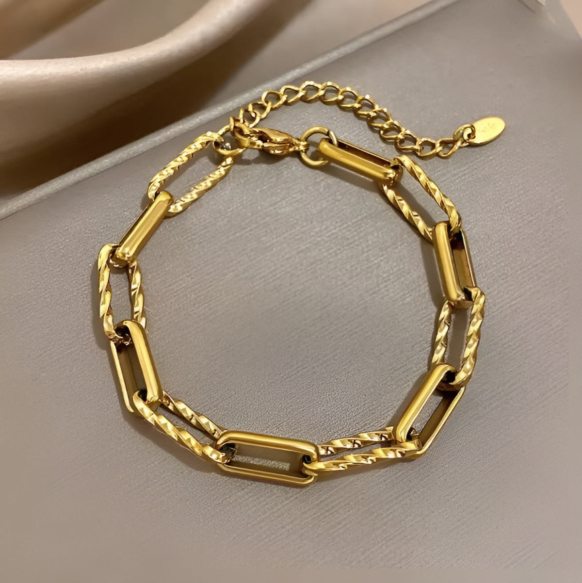 Pulsera Lorielle de eslabones gruesos | Oro