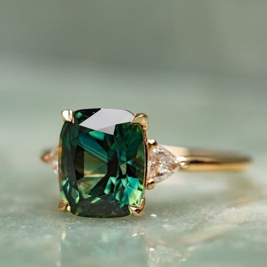 Anillo de gema verde de inspiración vintage | Oro