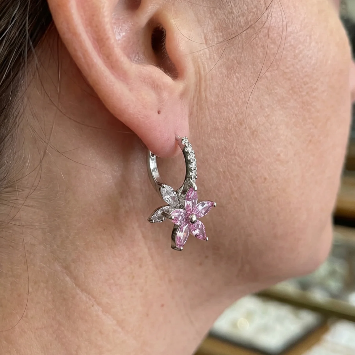 Aretes Thalia Pink Petalburst | Oro blanco