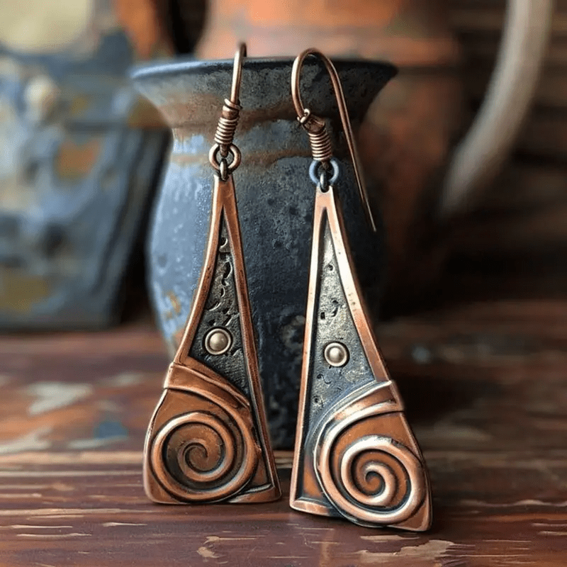 Aretes de cobre con espiral tribal