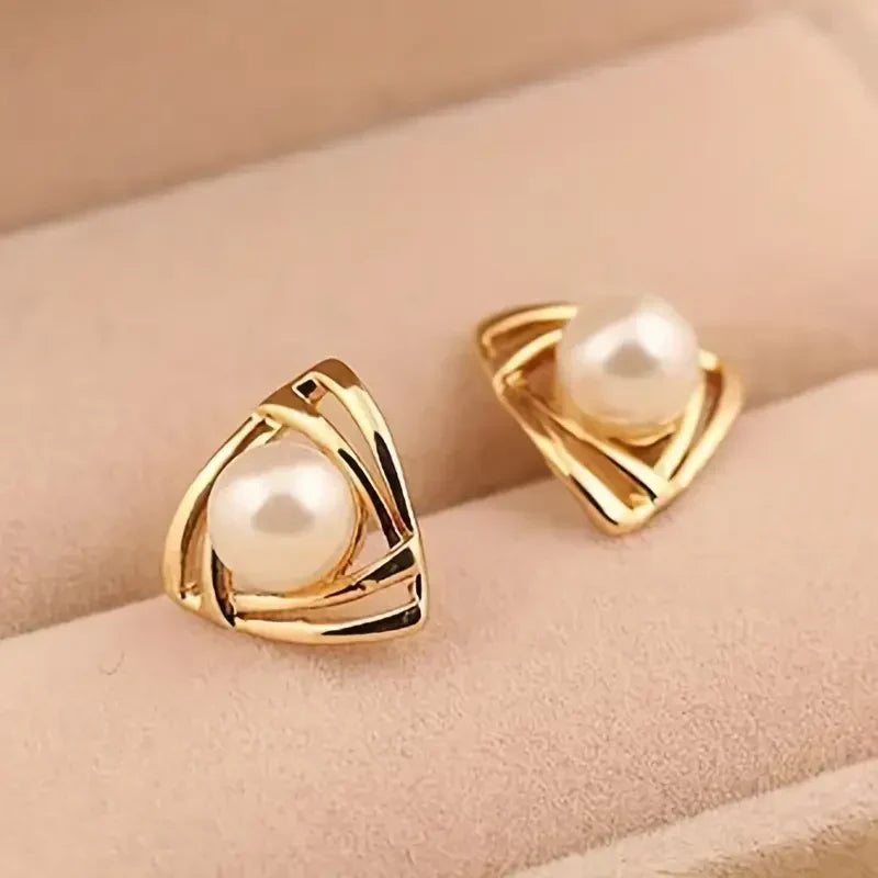 Exquisite Pearl and Gold Earrings | Gold