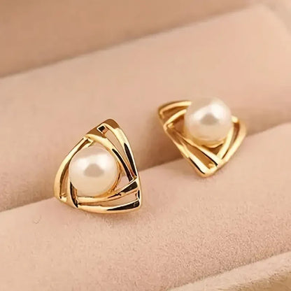 Exquisite Pearl and Gold Earrings | Gold